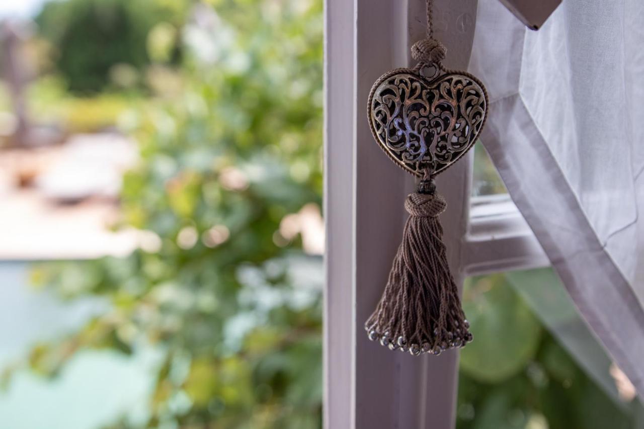 Le Mazet De Tourrettes Bed and Breakfast Εξωτερικό φωτογραφία